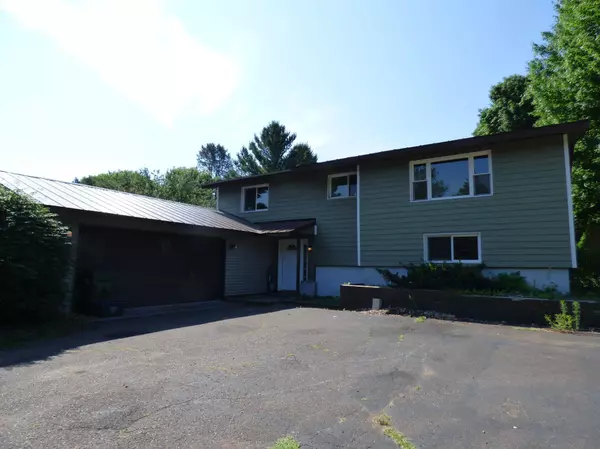 601 Oregon ST, Saint Croix Falls, WI 54024