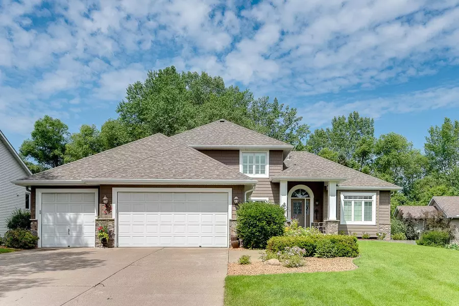 6633 Red Birch CT, Lino Lakes, MN 55014