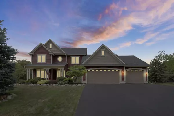 732 Applewood CIR, Victoria, MN 55386