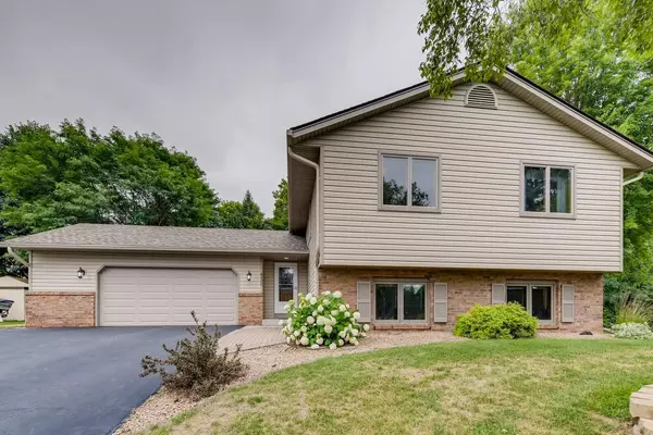 8200 Custer TRL, Inver Grove Heights, MN 55076