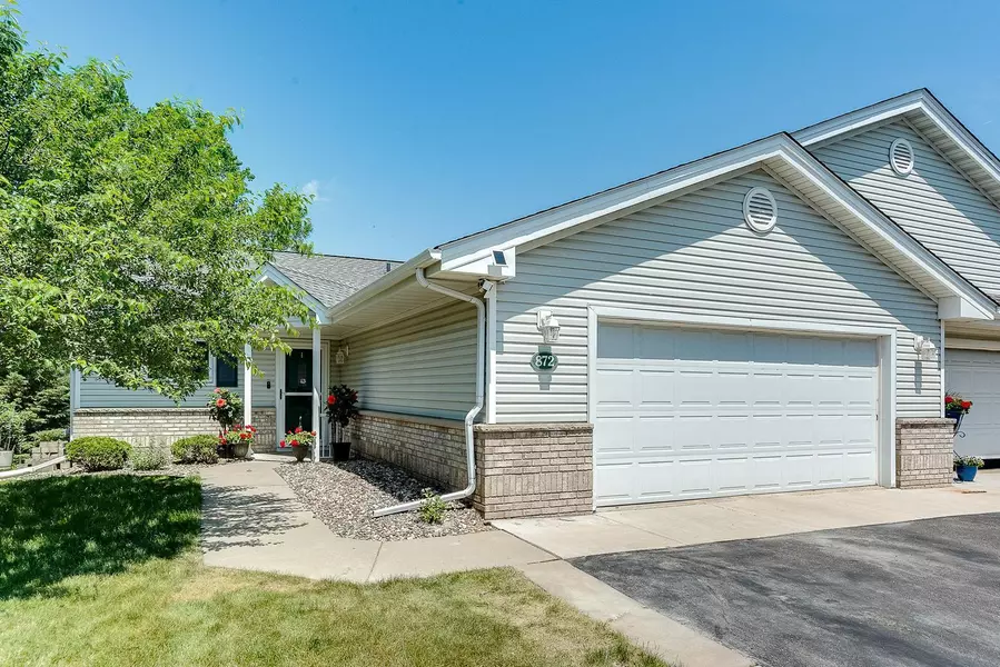 872 Woodland CT, Mahtomedi, MN 55115