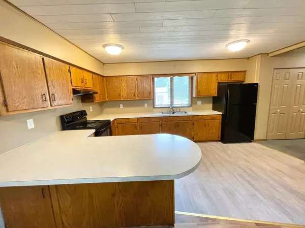 Comfrey, MN 56019,108 Dewey AVE S