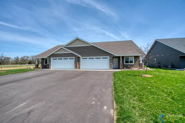 757 Hilltop LN, Saint Croix Falls, WI 54024