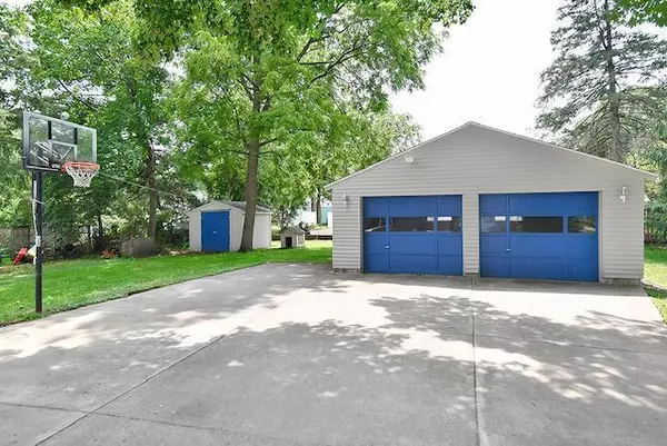 Waseca, MN 56093,908 Elm AVE E