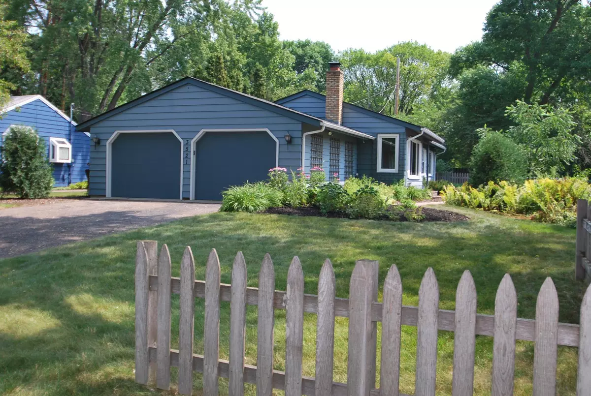 Minnetonka, MN 55345,3521 Elmwood PL