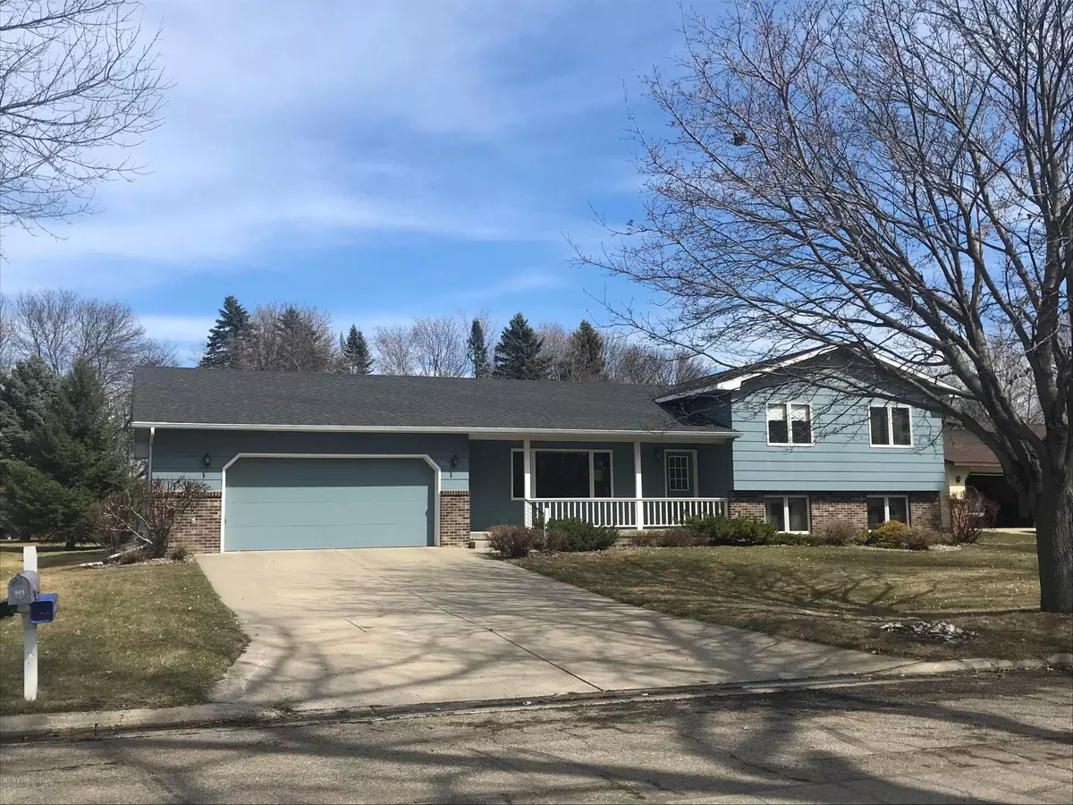 Fergus Falls, MN 56537,909 Westside DR