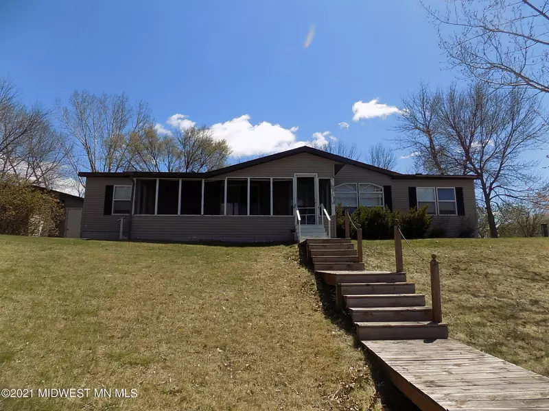 233 Hilltop RD, Ottertail, MN 56571