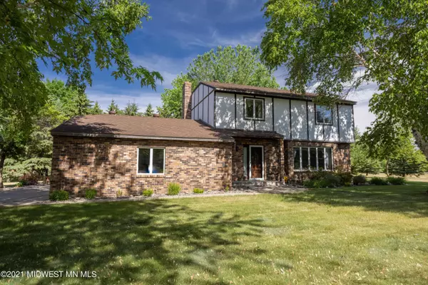 1231 Oakwood, Fergus Falls, MN 56537