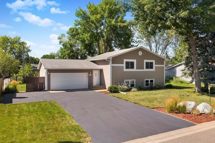 16275 Fishing WAY W, Lakeville, MN 55068