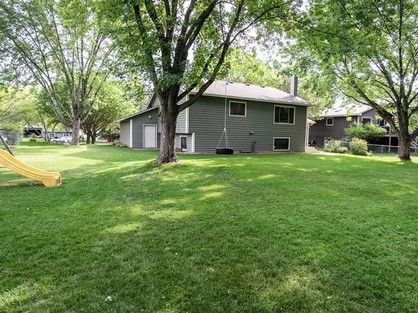 Chanhassen, MN 55317,6840 Redwing LN