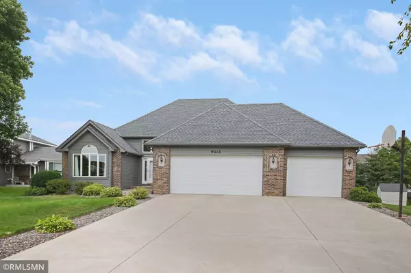 9212 Queens GDNS N, Brooklyn Park, MN 55443