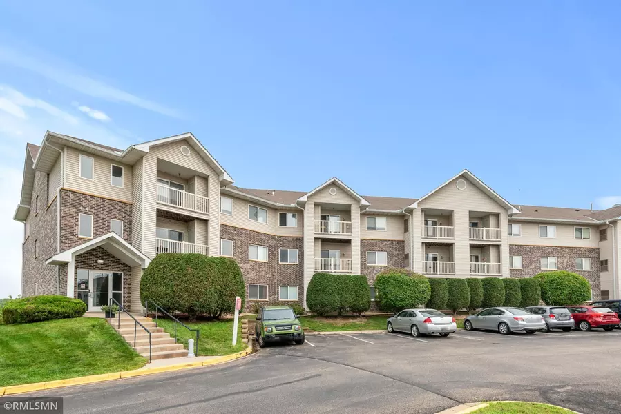 1321 Lake DR W #212, Chanhassen, MN 55317