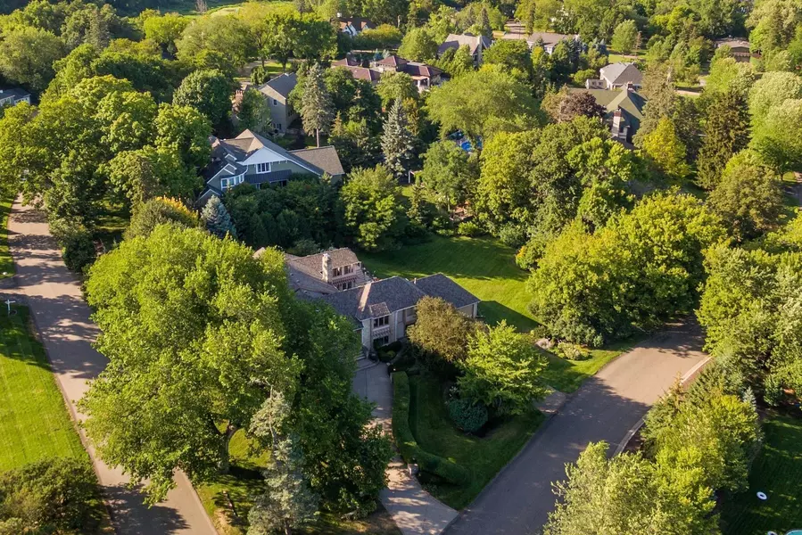 2 Circle W, Edina, MN 55436