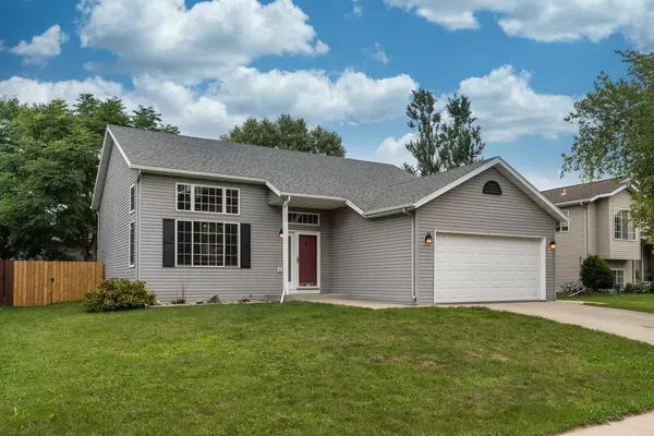 4613 Snowy LN NW, Rochester, MN 55901