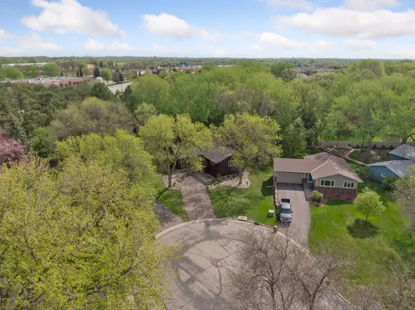 Chanhassen, MN 55317,8011 Cheyenne AVE