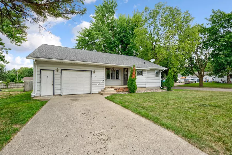 724 E Vine ST, Owatonna, MN 55060