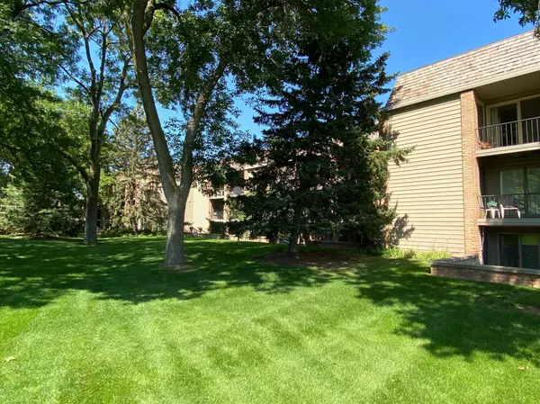 Edina, MN 55435,6328 Barrie RD #2K