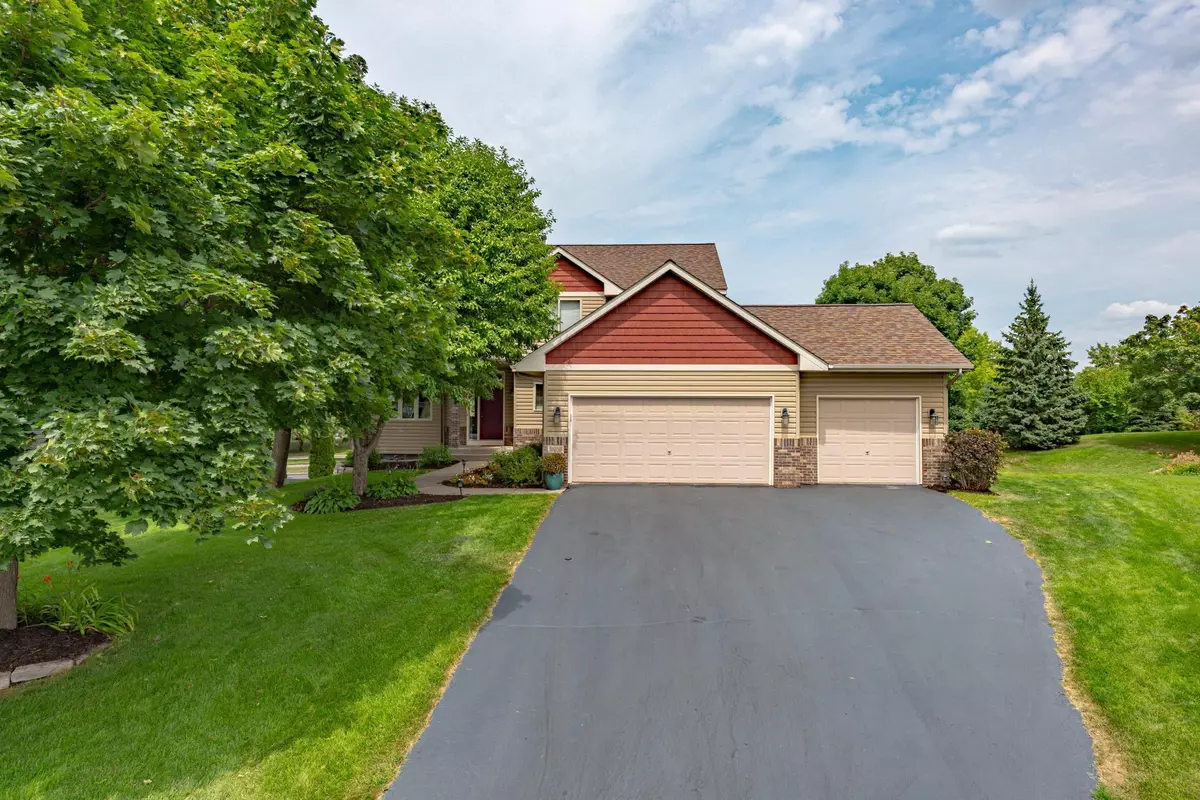 Champlin, MN 55316,10056 Maplewood CIR N