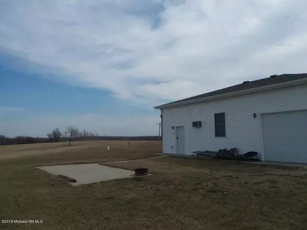 Audubon, MN 56511,17161 Lakeview LN