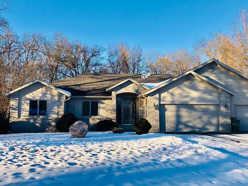 1048 Timber DR, Detroit Lakes, MN 56501