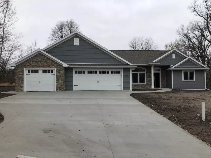 1853 Aspen DR, Detroit Lakes, MN 56501