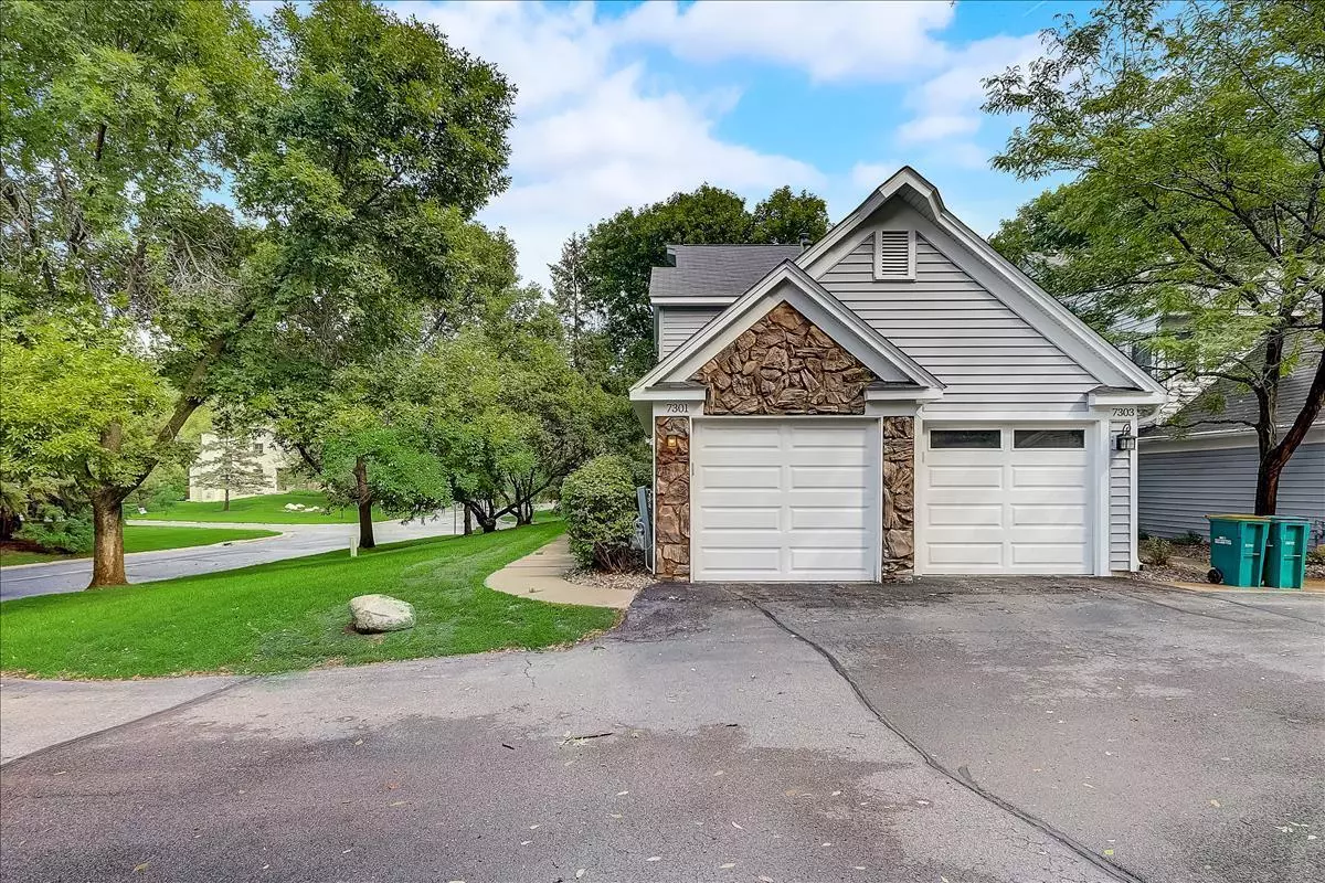 Eden Prairie, MN 55346,7301 Amber LN #1