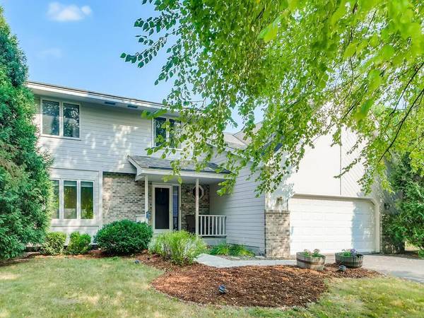 2286 Nashua LN,  Mendota Heights,  MN 55120