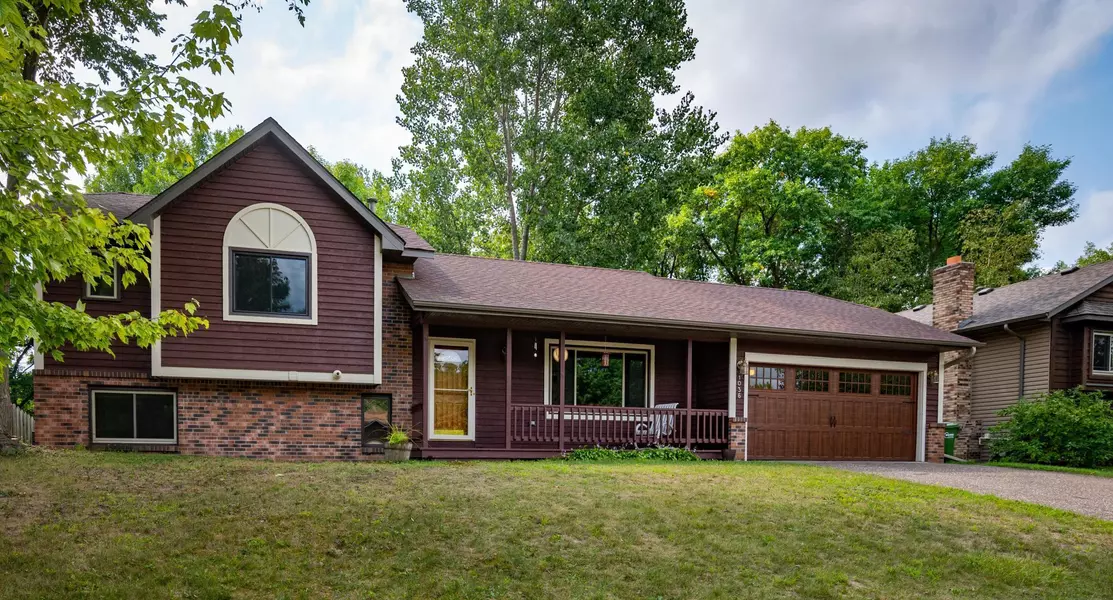 1036 Lantern LN, Lino Lakes, MN 55014