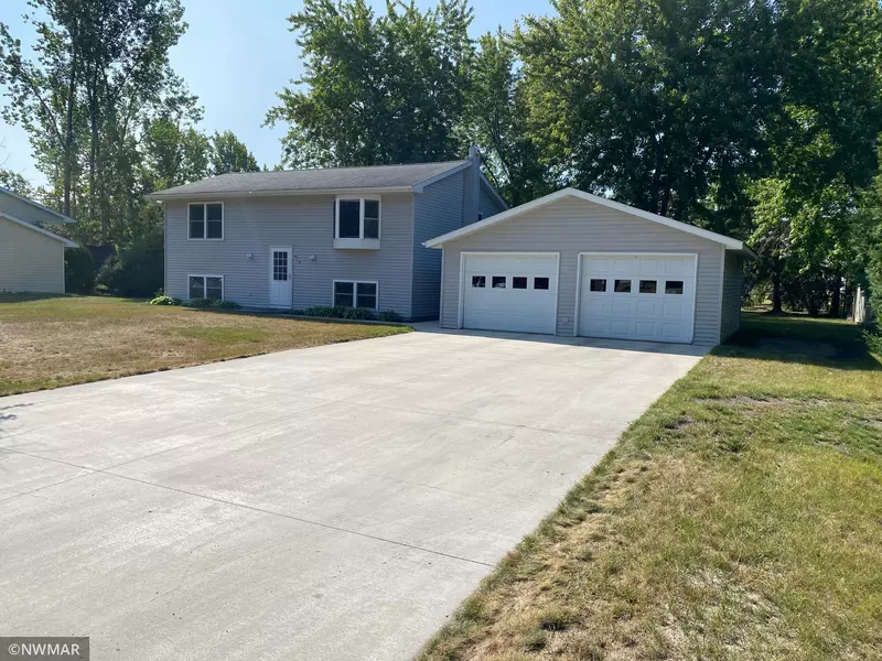 410 Hickory RD, Thief River Falls, MN 56701