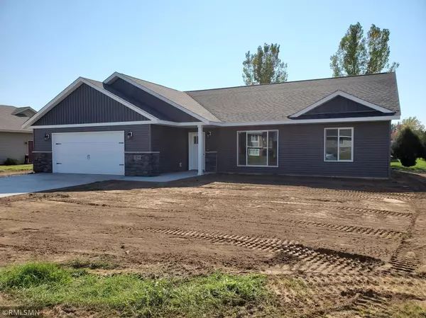 104 Prairie Grass DR, Osceola, WI 54020