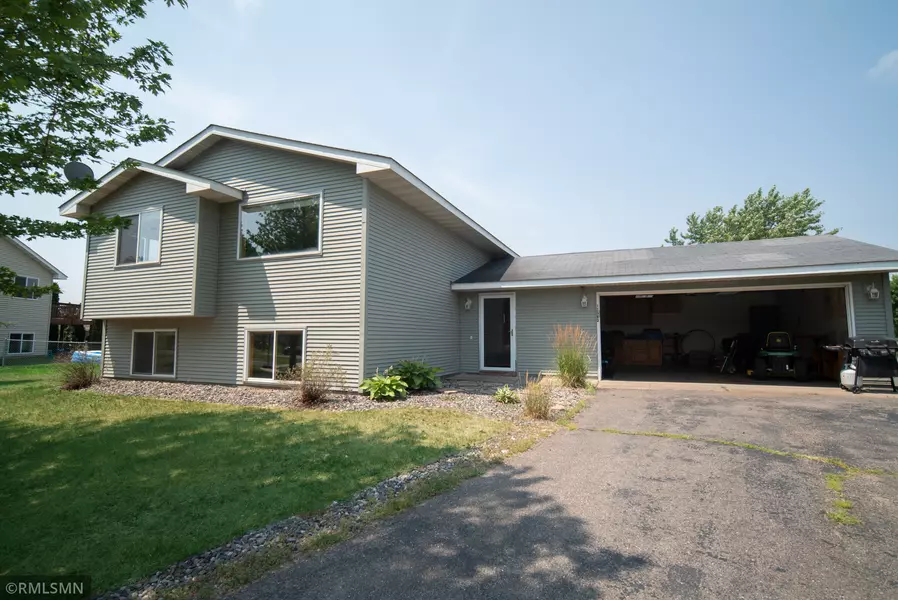 12563 Meadow CIR, Becker, MN 55308