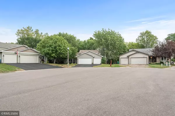 Oakdale, MN 55128,4801 Heather CIR N