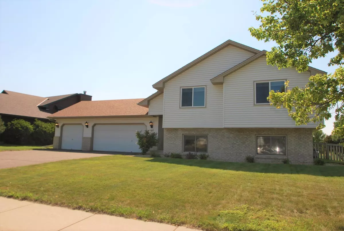 Brooklyn Park, MN 55443,8913 Prestwick Pkwy N