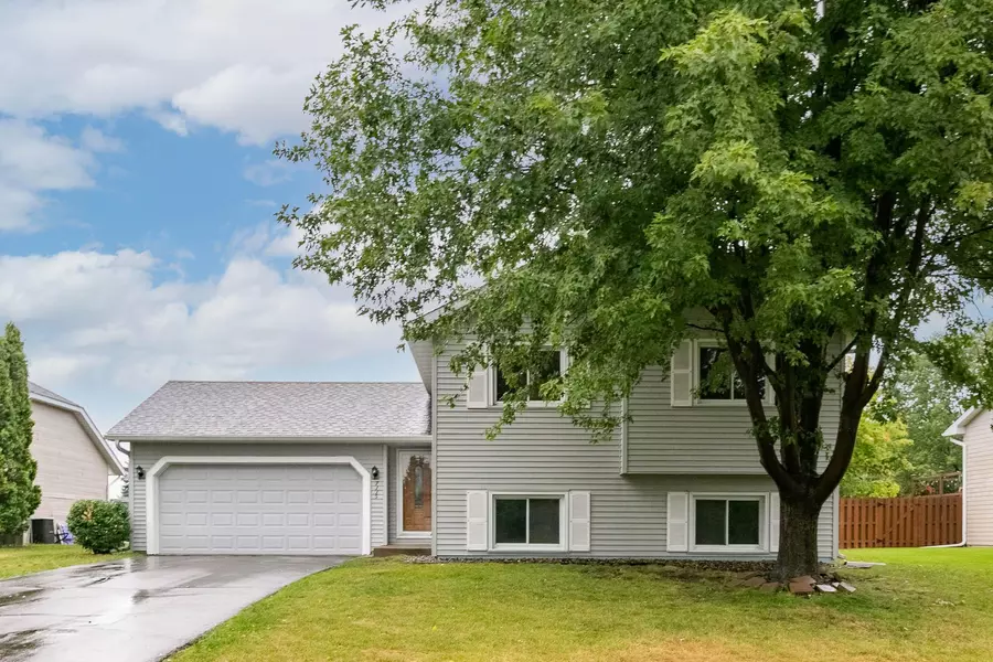 7115 Upper 157th ST W, Apple Valley, MN 55124