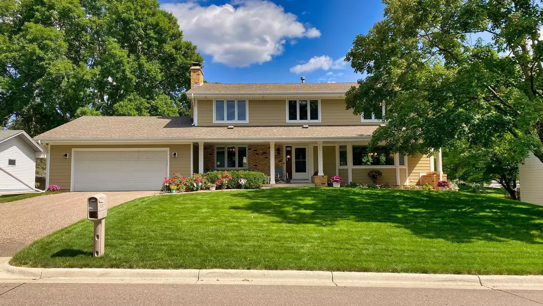 6405 Doron LN, Edina, MN 55439