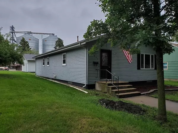 Windom, MN 56101,1421 2nd AVE N