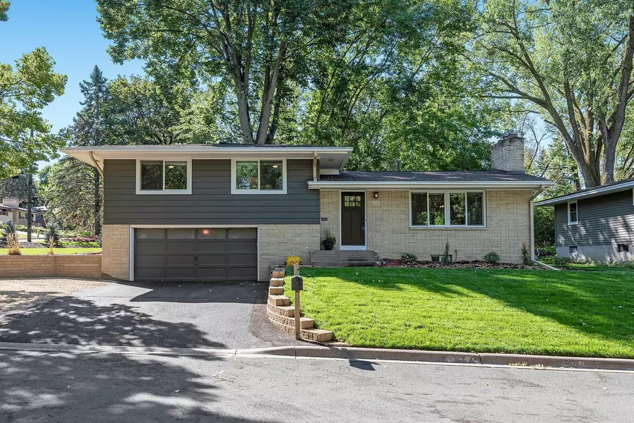 5945 Hackmann AVE NE, Fridley, MN 55432