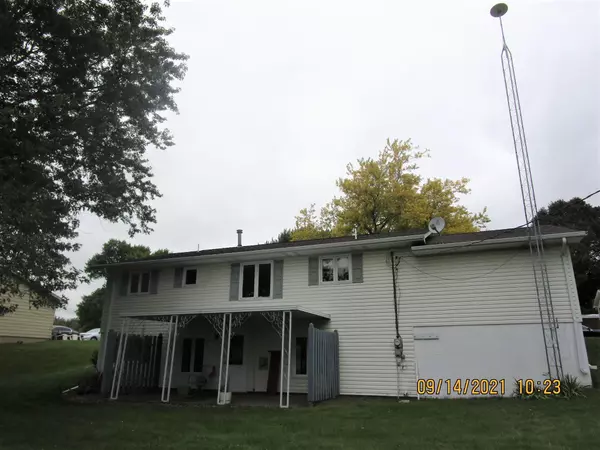 Ellendale, MN 56026,505 8th AVE W