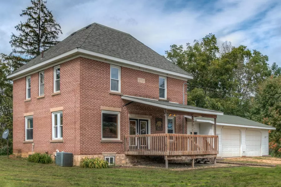 S1583 Franklin RD, Alma, WI 54610