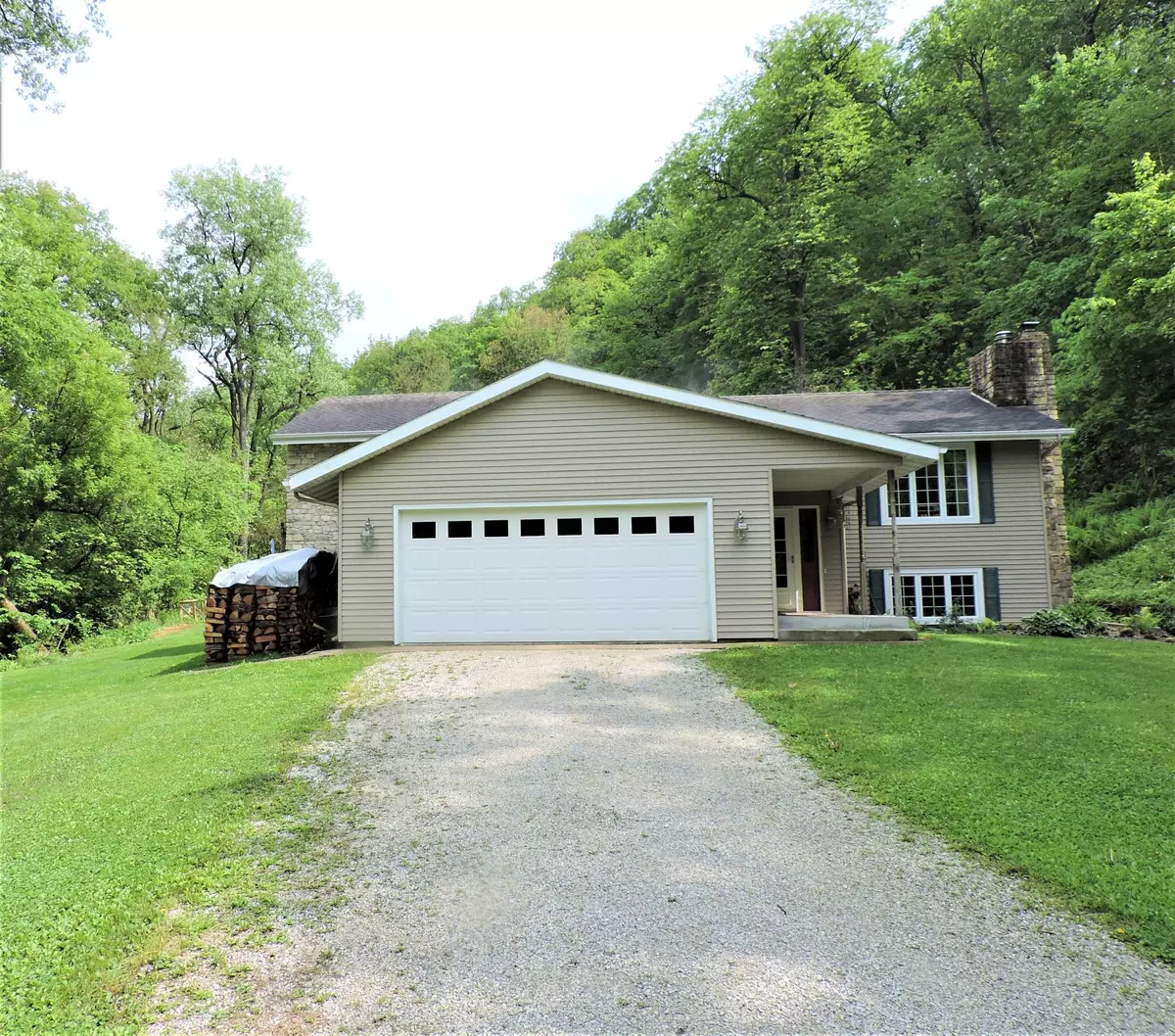 Lanesboro, MN 55949,104 Hidden Valley DR