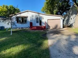 Windom, MN 56101,814 Lakeview AVE