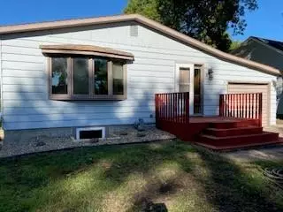 Windom, MN 56101,814 Lakeview AVE