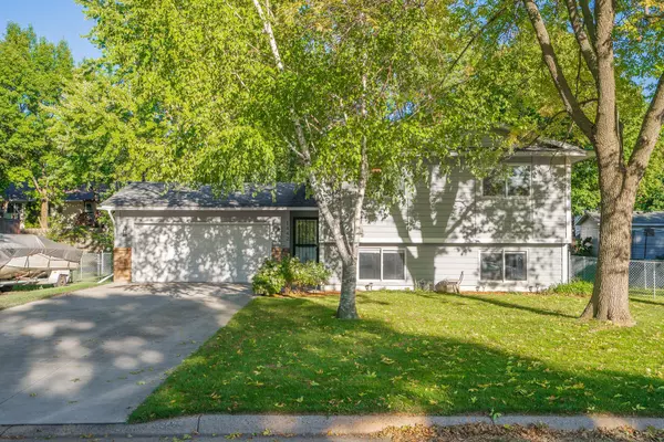 1442 Laurel AVE, Saint Paul Park, MN 55071