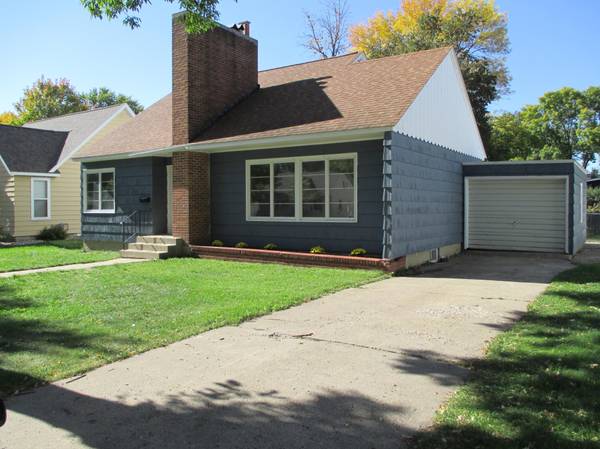 113 E ST,  Marshall,  MN 56258