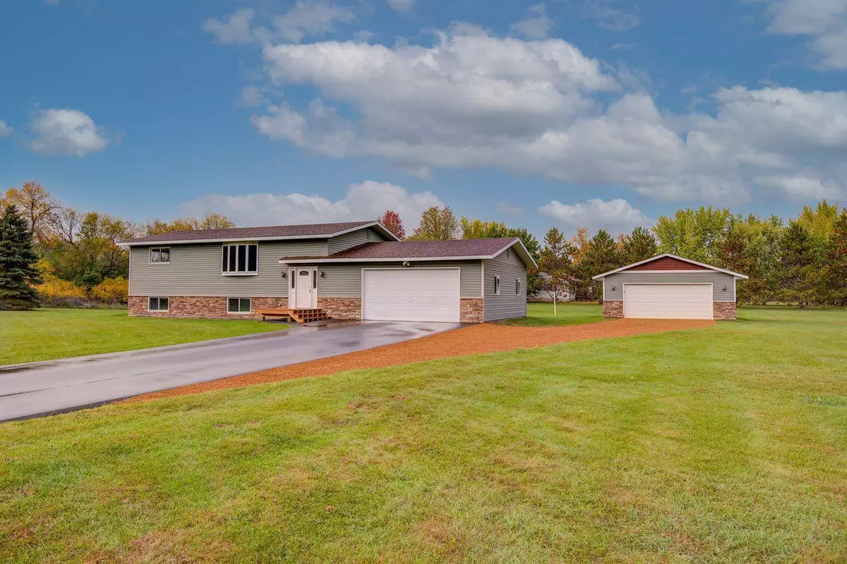 Hudson, WI 54016,452 Green Mill LN