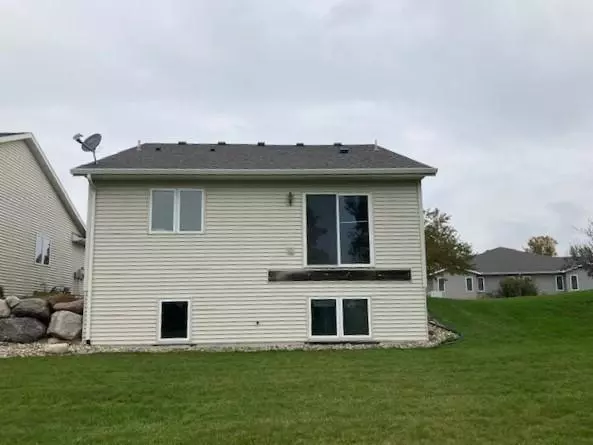 Winsted, MN 55395,345 Sunfish LN