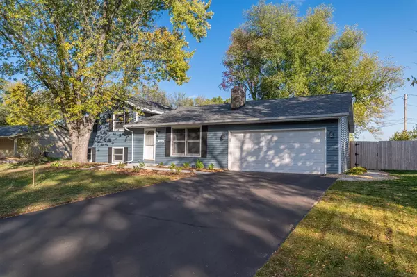 Apple Valley, MN 55124,13838 Garrett AVE