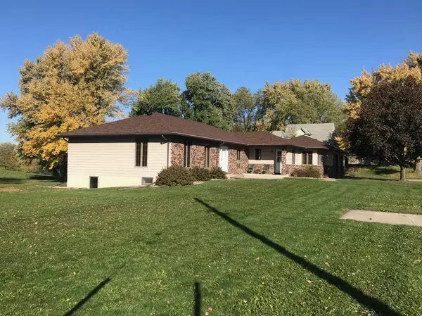 Redwood Falls, MN 56283,818 S Ramsey ST