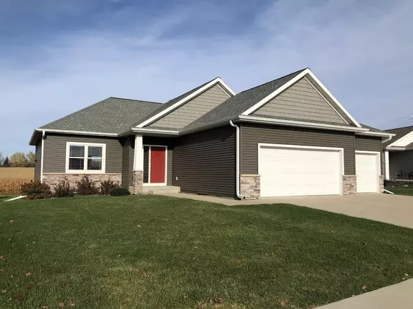 2209 Petersen DR NW, Stewartville, MN 55976