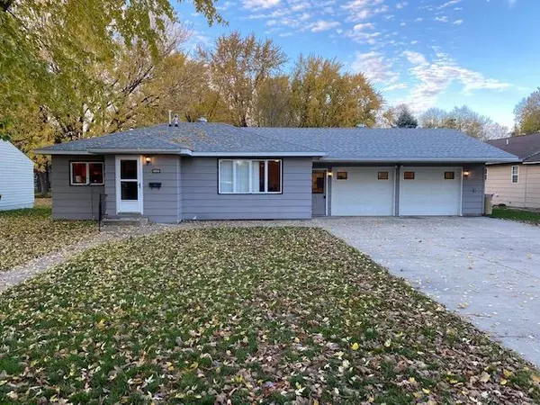 727 E South ST, Litchfield, MN 55355